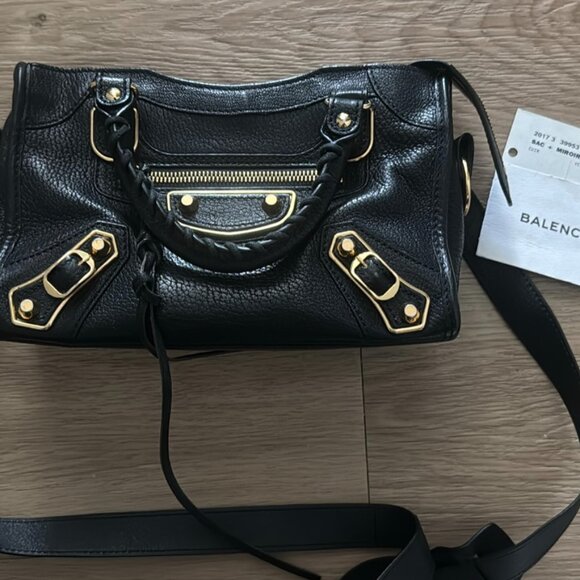 Balenciaga Black Bag with Gold Accents that I’m pretty sure ISN’T authentic! - Picture 1 of 6